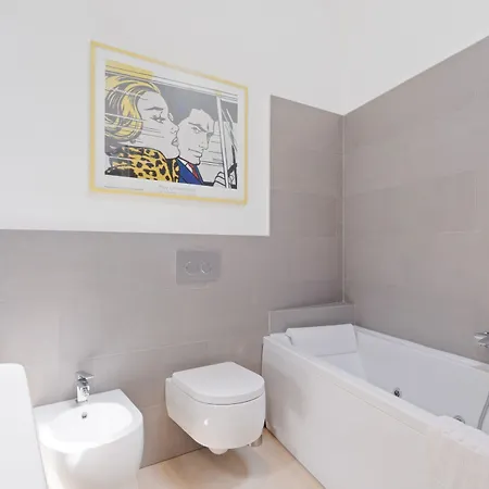 Porta San Felice Cozy Duplex شقة